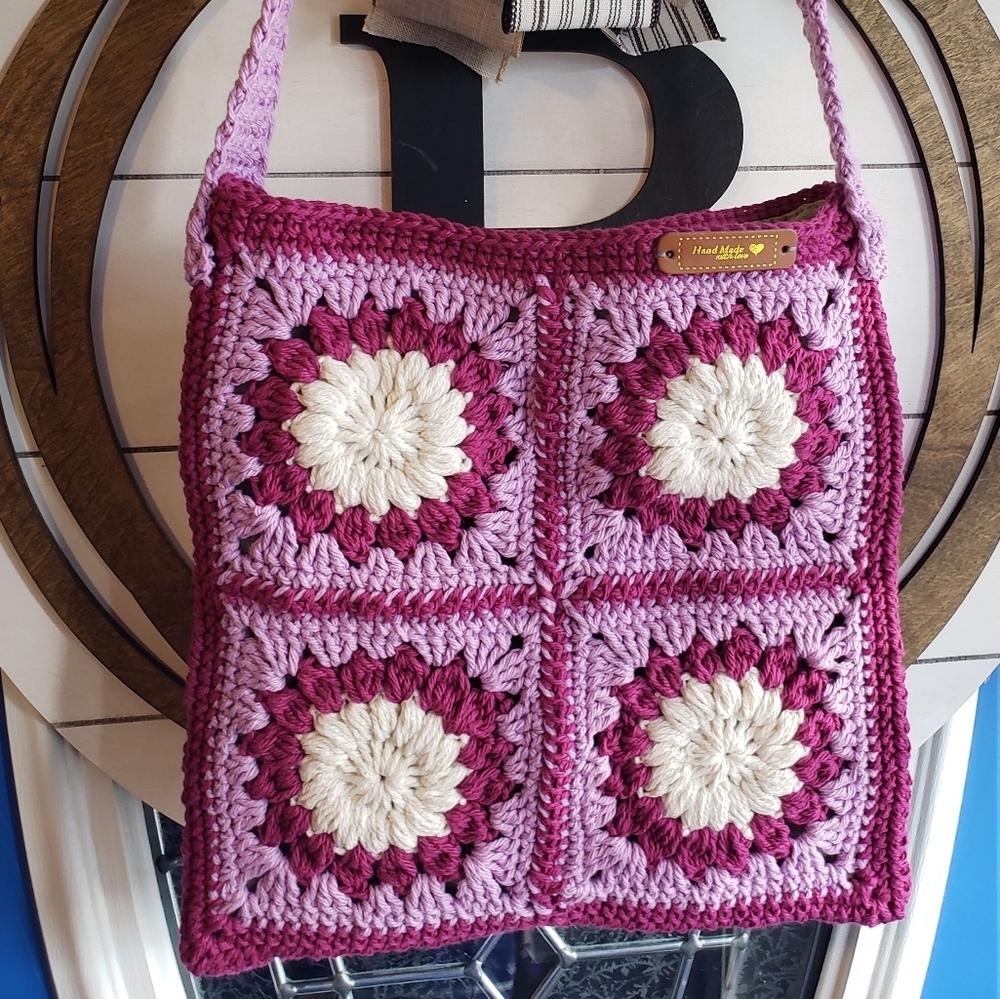Crochet Orchid Rise Shoulder Bag - Picture 3 of 4